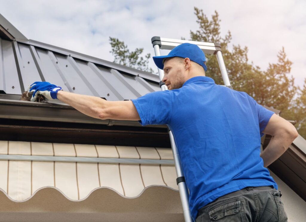 Calheiro e calhas em Balneário camboriu mestre da mão de obra bc